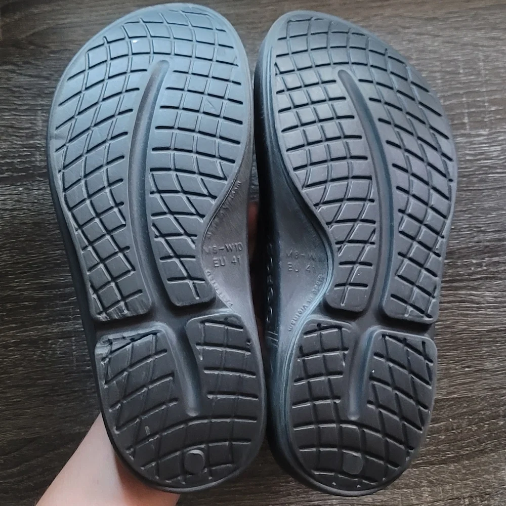 Oofos Ooahh Luxe Recovery Slide Sandals in Calypso - Picture 3 of 4